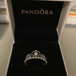 Pandoras sterling silver princess tiara ring